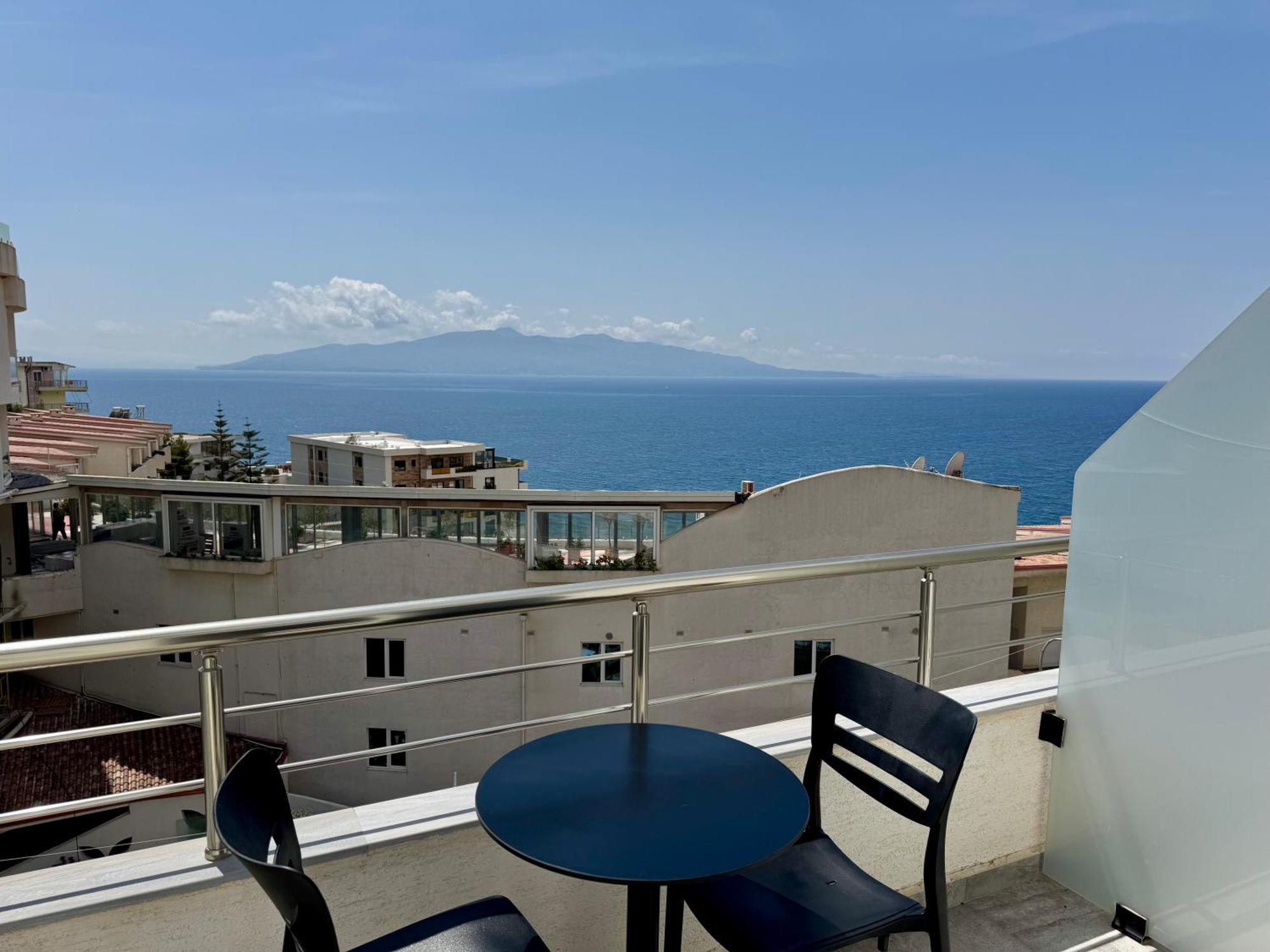 Gjoka Apartments, In Front Of Bougainville Bay Саранда Экстерьер фото